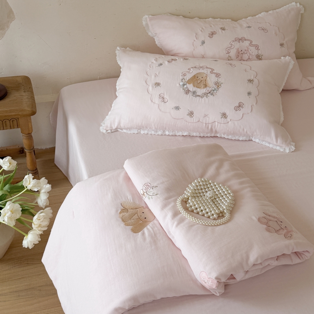 91家纺网 家纺一手货源 找家纺 （总）鹿班家居 2026春夏新款全棉皱皱纱刺绣夏被夏凉被空调被-糯糯奶泡（标准会员-20元）