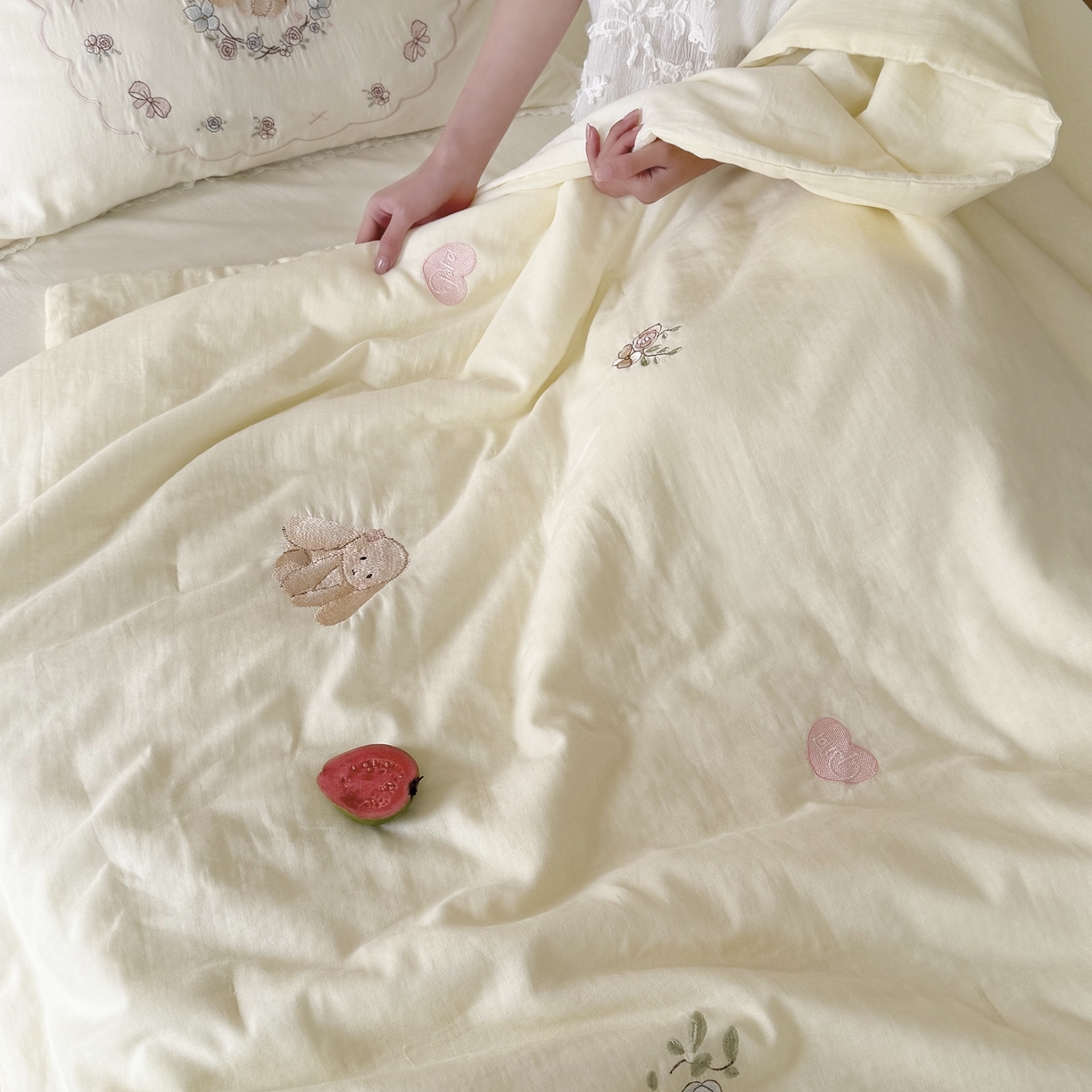 91家纺网 家纺一手货源 找家纺 鹿班家居 2026春夏新款全棉皱皱纱刺绣夏被夏凉被空调被-糯糯奶泡（标准会员-20元） 糯糯奶泡-白色