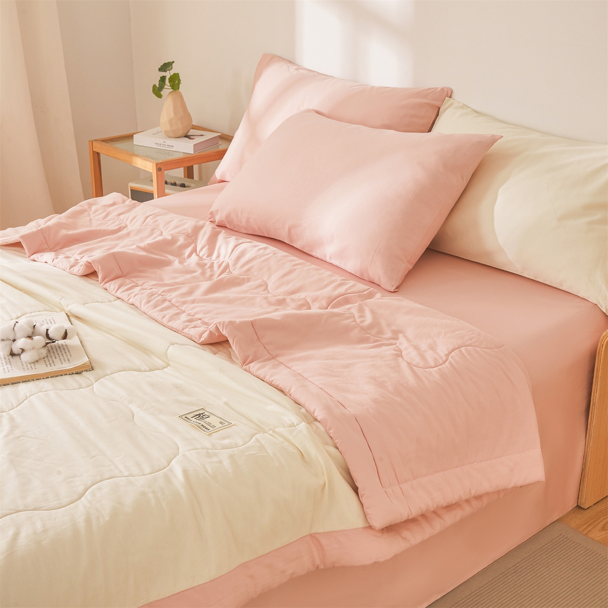 91家纺网 家纺一手货源 找家纺 晓时候 2026新款纯色100%里外全棉新疆棉花被纯棉夏凉被空调被夏被四件套被子被芯 里外全棉-月光白拼粉