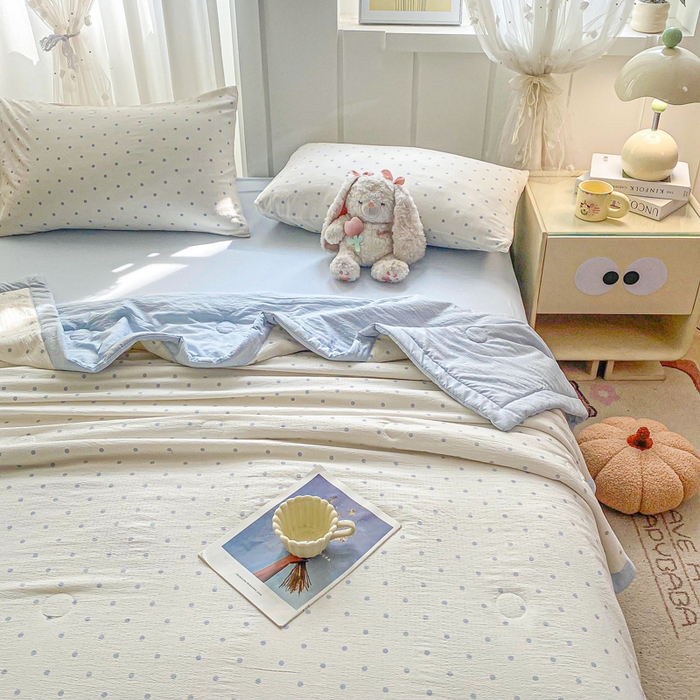 91家纺网 家纺一手货源 找家纺 爱屋及屋 2026春夏新款小清新双层纱宽包边棉花夏被夏凉被空调被 蓝点点