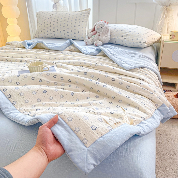 91家纺网 家纺一手货源 找家纺 爱屋及屋 2026春夏新款小清新双层纱宽包边棉花夏被夏凉被空调被 动感星星