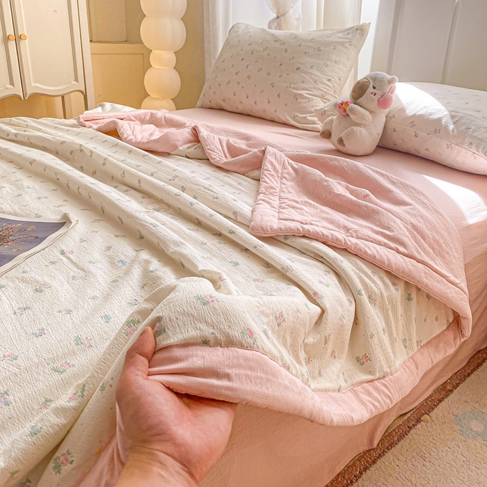 91家纺网 家纺一手货源 找家纺 爱屋及屋 2026春夏新款小清新双层纱宽包边棉花夏被夏凉被空调被 花影