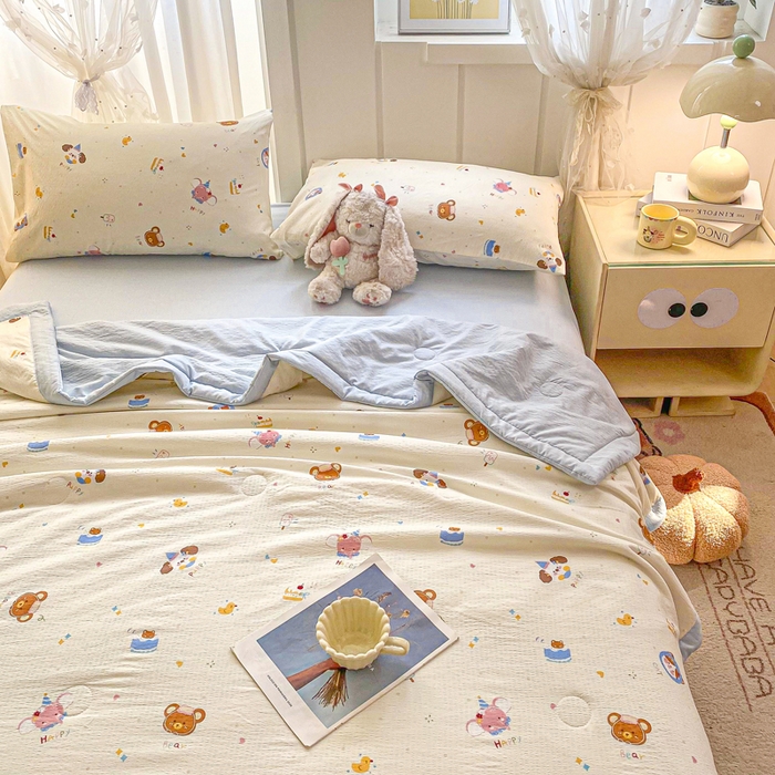 91家纺网 家纺一手货源 找家纺 爱屋及屋 2026春夏新款小清新双层纱宽包边棉花夏被夏凉被空调被 萌宠集