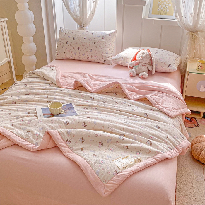 91家纺网 家纺一手货源 找家纺 爱屋及屋 2026春夏新款小清新双层纱宽包边棉花夏被夏凉被空调被 春日小猫