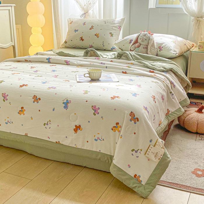 91家纺网 家纺一手货源 找家纺 爱屋及屋 2026春夏新款小清新双层纱宽包边棉花夏被夏凉被空调被 星星小马