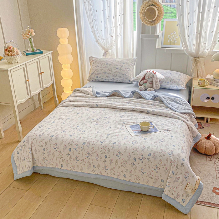 91家纺网 家纺一手货源 找家纺 爱屋及屋 2026春夏新款小清新双层纱宽包边棉花夏被夏凉被空调被 花之兔