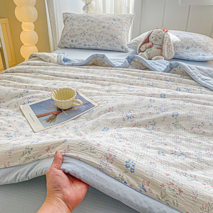 91家纺网 家纺一手货源 找家纺 爱屋及屋 2026春夏新款小清新双层纱宽包边棉花夏被夏凉被空调被 花之兔