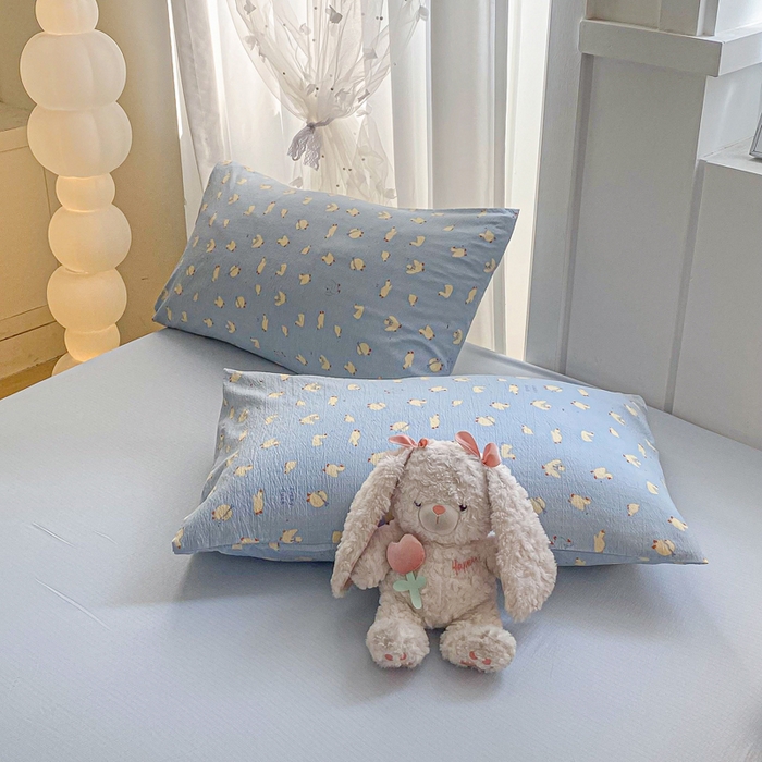 91家纺网 家纺一手货源 找家纺 爱屋及屋 2026春夏新款小清新双层纱宽包边棉花夏被夏凉被空调被 蓝色小丫