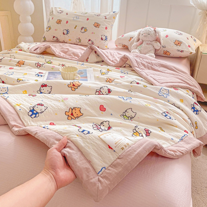 91家纺网 家纺一手货源 找家纺 爱屋及屋 2026春夏新款小清新双层纱宽包边棉花夏被夏凉被空调被 像素KT