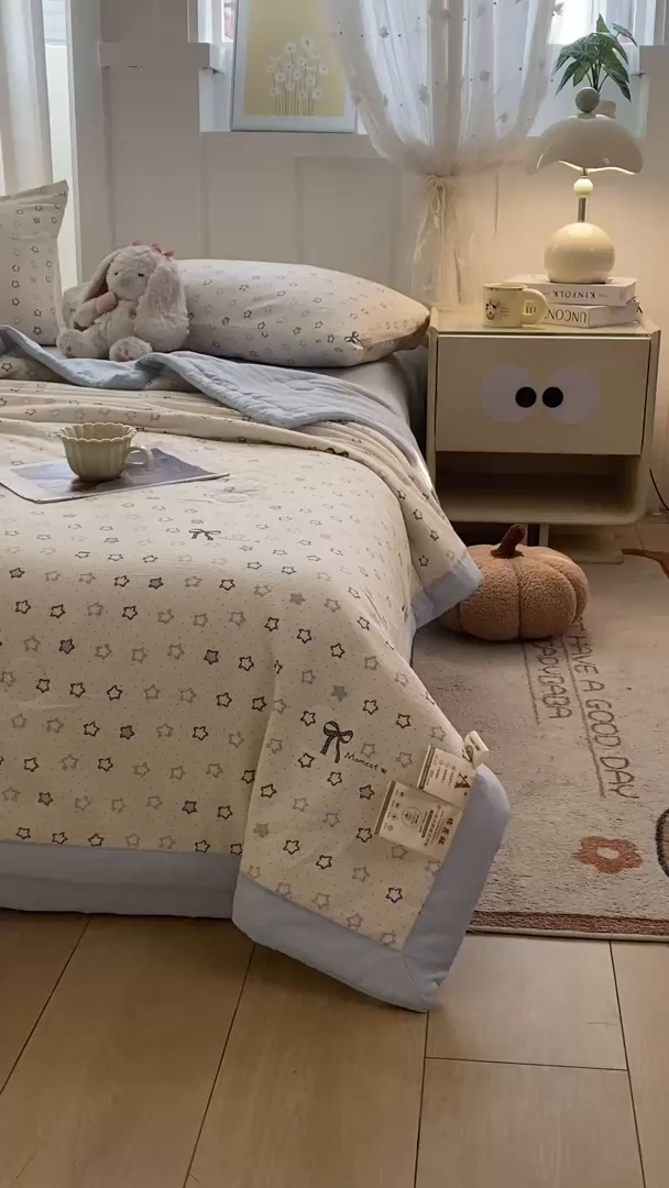 91家纺网 家纺一手货源 找家纺 爱屋及屋 2026春夏新款小清新双层纱宽包边棉花夏被夏凉被空调被 动感星星