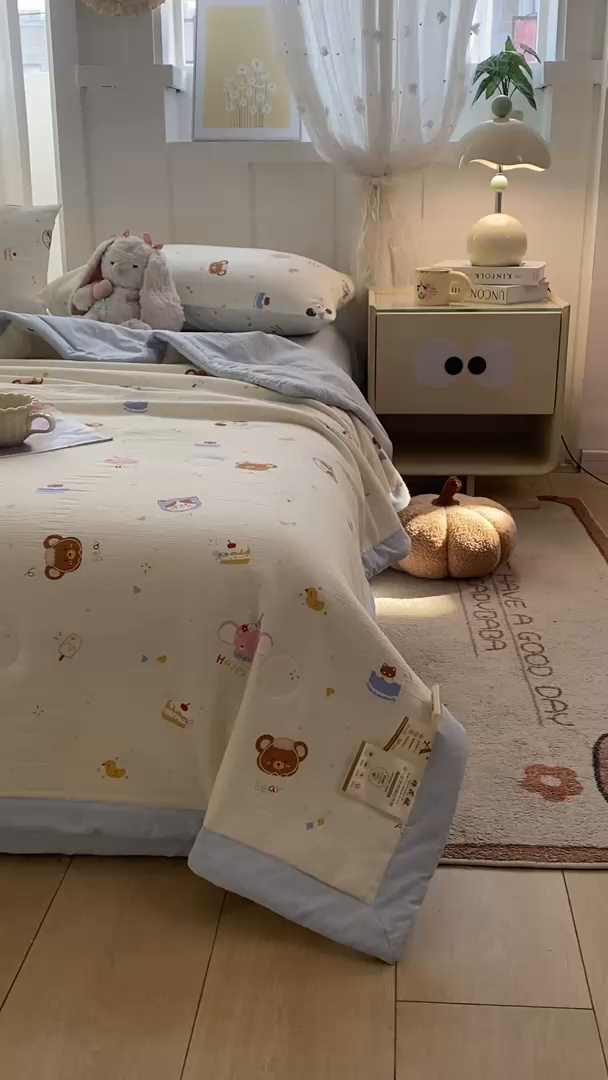 91家纺网 家纺一手货源 找家纺 爱屋及屋 2026春夏新款小清新双层纱宽包边棉花夏被夏凉被空调被 萌宠集