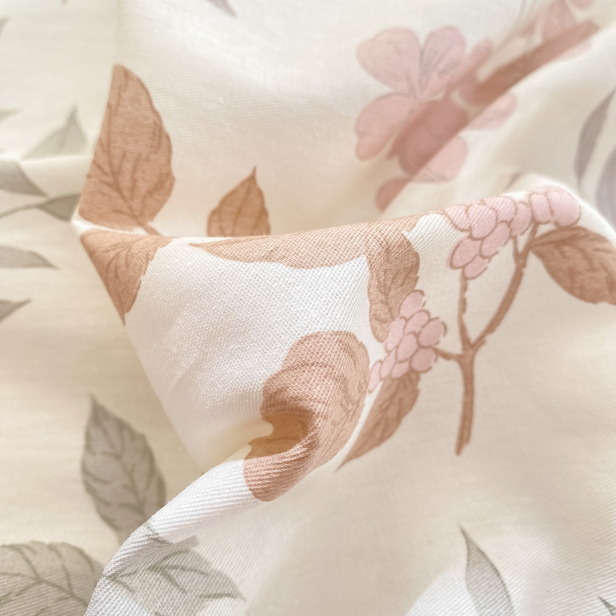 91家纺网 家纺一手货源 找家纺 女子家纺 2026新款全棉纯棉印花花卉款床单单品床单单件 洛克庄园红