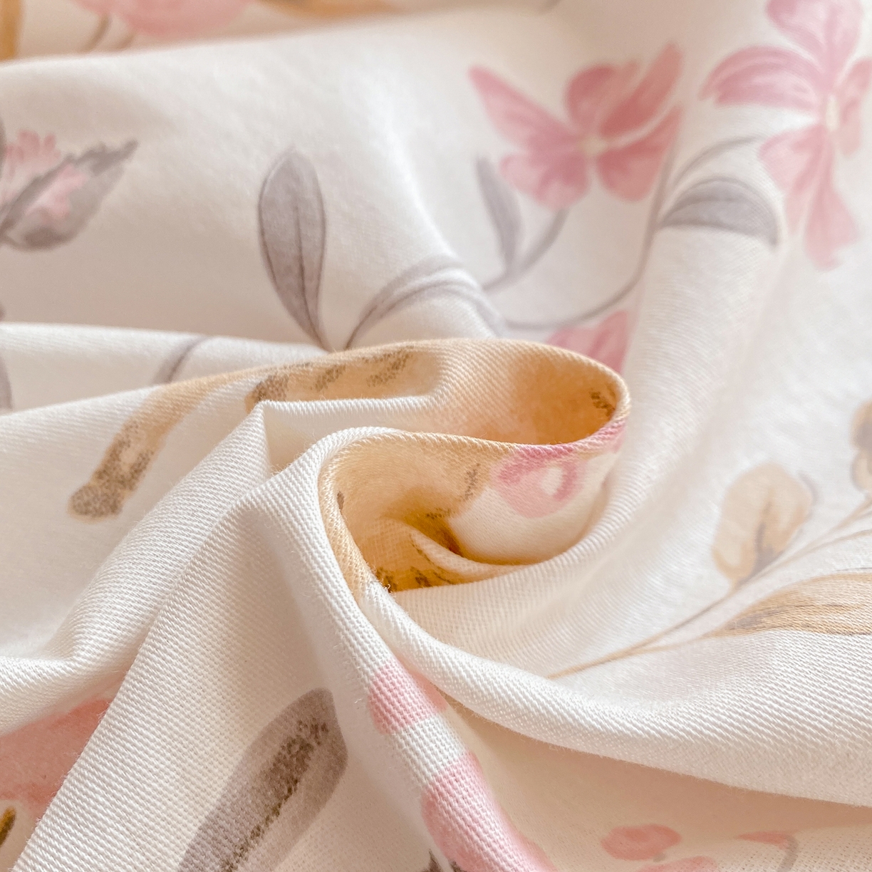 91家纺网 家纺一手货源 找家纺 女子家纺 2026新款全棉纯棉印花花卉款床单单品床单单件 自然手记粉