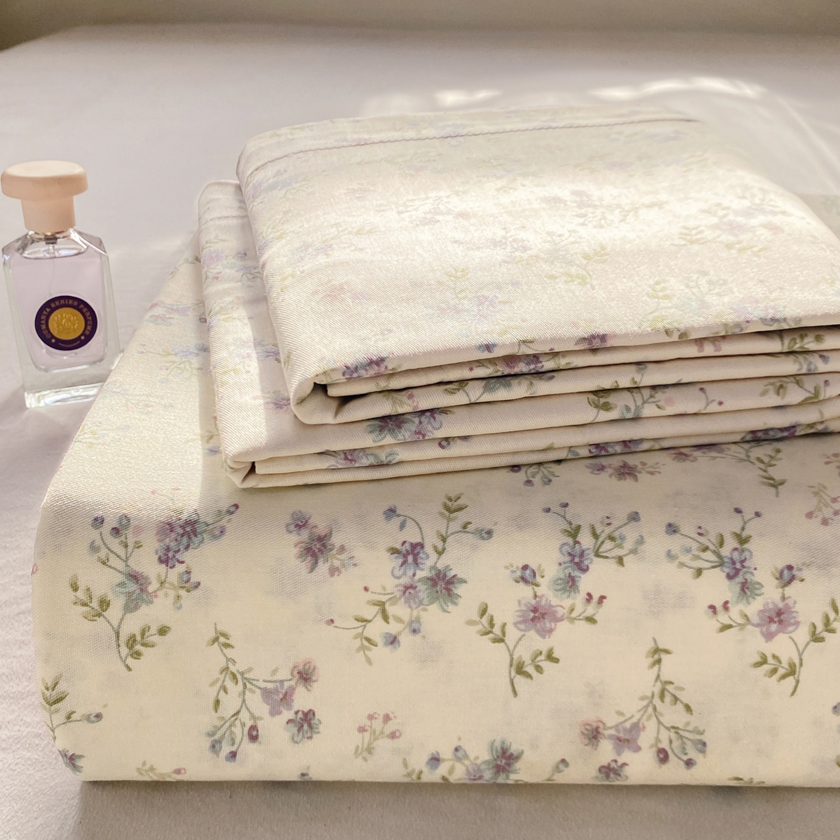 91家纺网 家纺一手货源 找家纺 女子家纺 2026新款全棉纯棉印花花卉款床单单品床单单件 星辰蔷薇