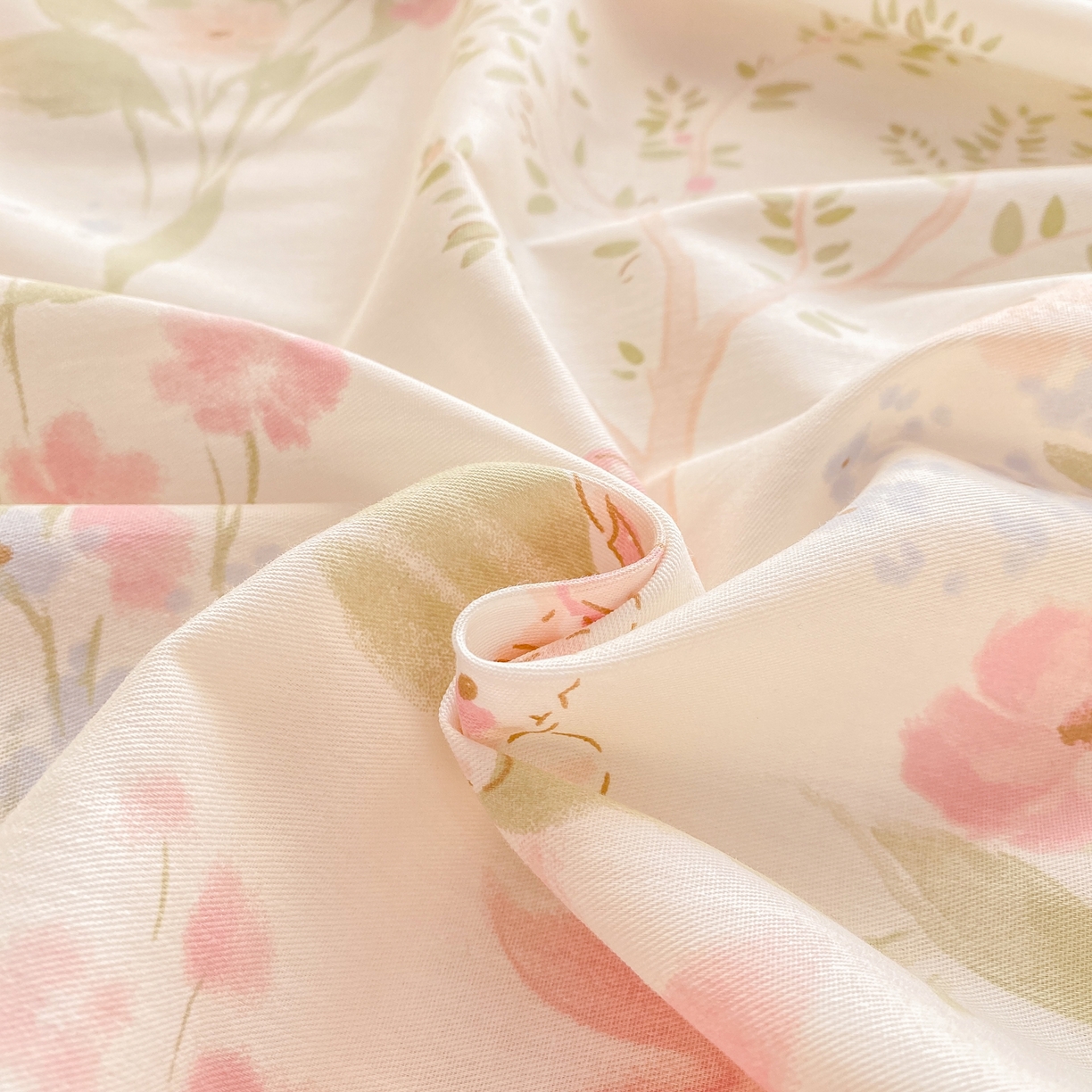 91家纺网 家纺一手货源 找家纺 女子家纺 2026新款全棉纯棉印花花卉款床单单品床单单件 花仙兔兔