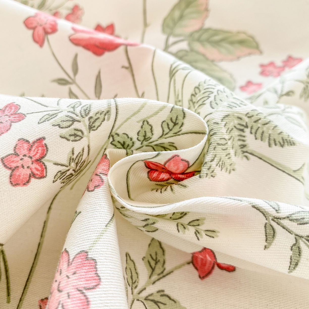 91家纺网 家纺一手货源 找家纺 女子家纺 2026新款全棉纯棉印花花卉款床单单品床单单件 玉笛花间