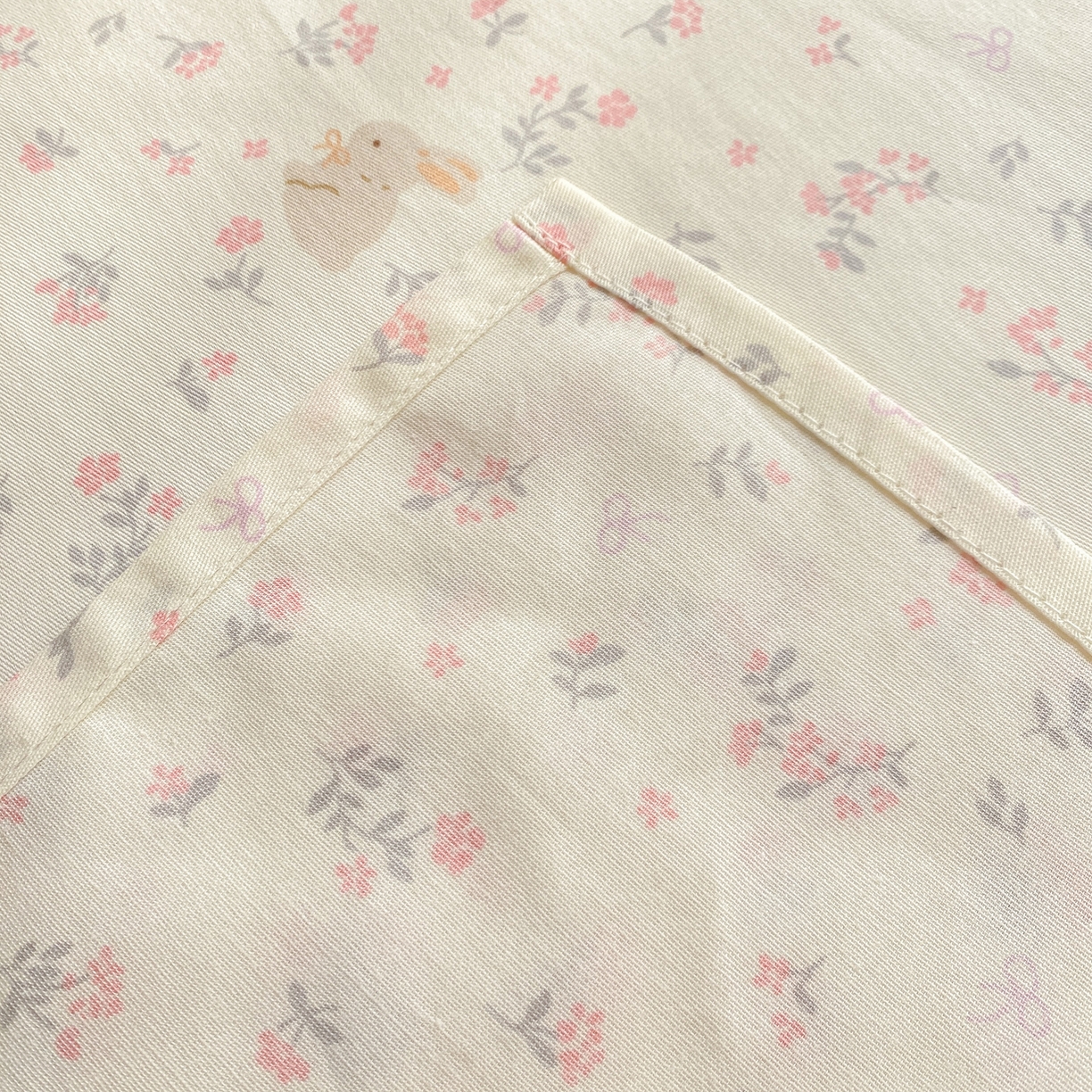 91家纺网 家纺一手货源 找家纺 女子家纺 2026新款全棉纯棉印花花卉款床单单品床单单件 微花耳耳粉