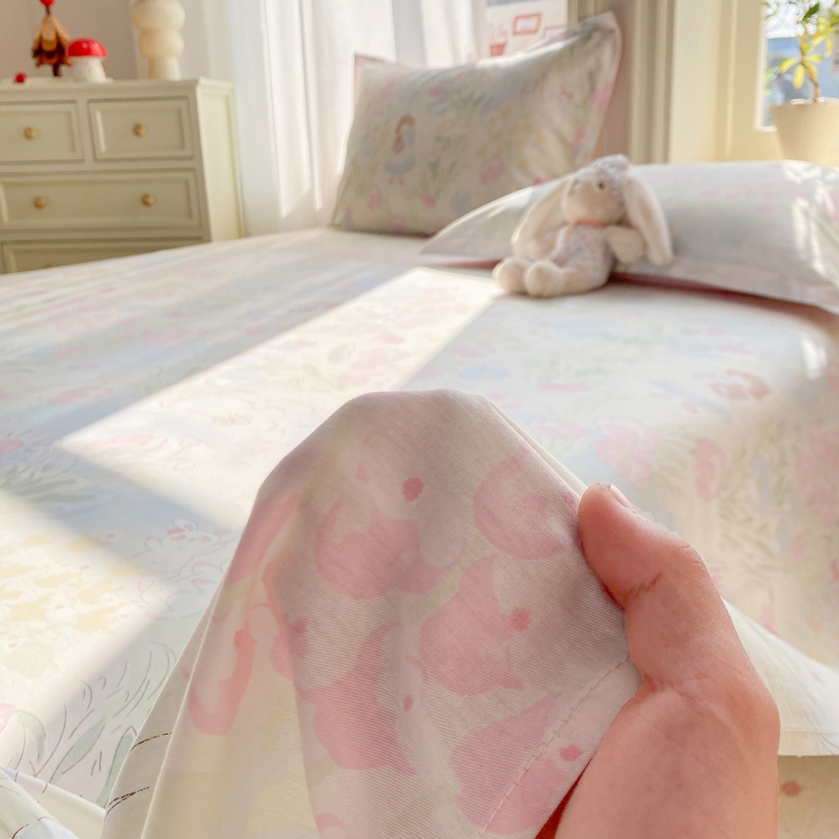 91家纺网 家纺一手货源 找家纺 女子家纺 2026新款全棉纯棉印花花卉款床单单品床单单件 花丛甜崽