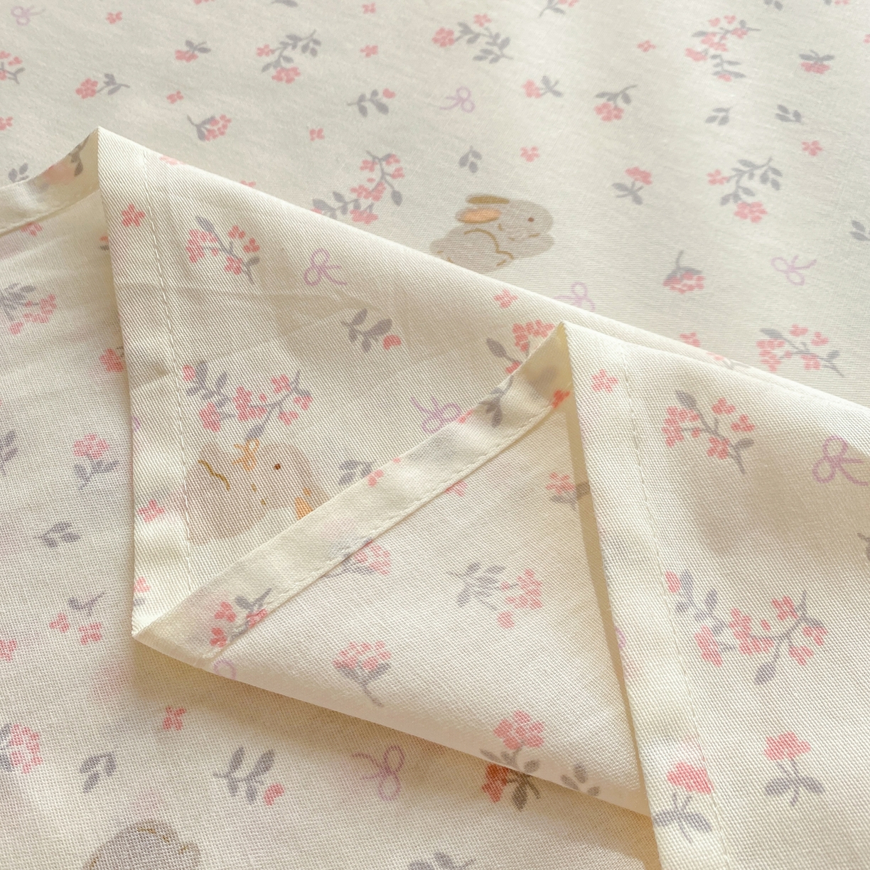 91家纺网 家纺一手货源 找家纺 女子家纺 2026新款全棉纯棉印花花卉款床单单品床单单件 微花耳耳粉