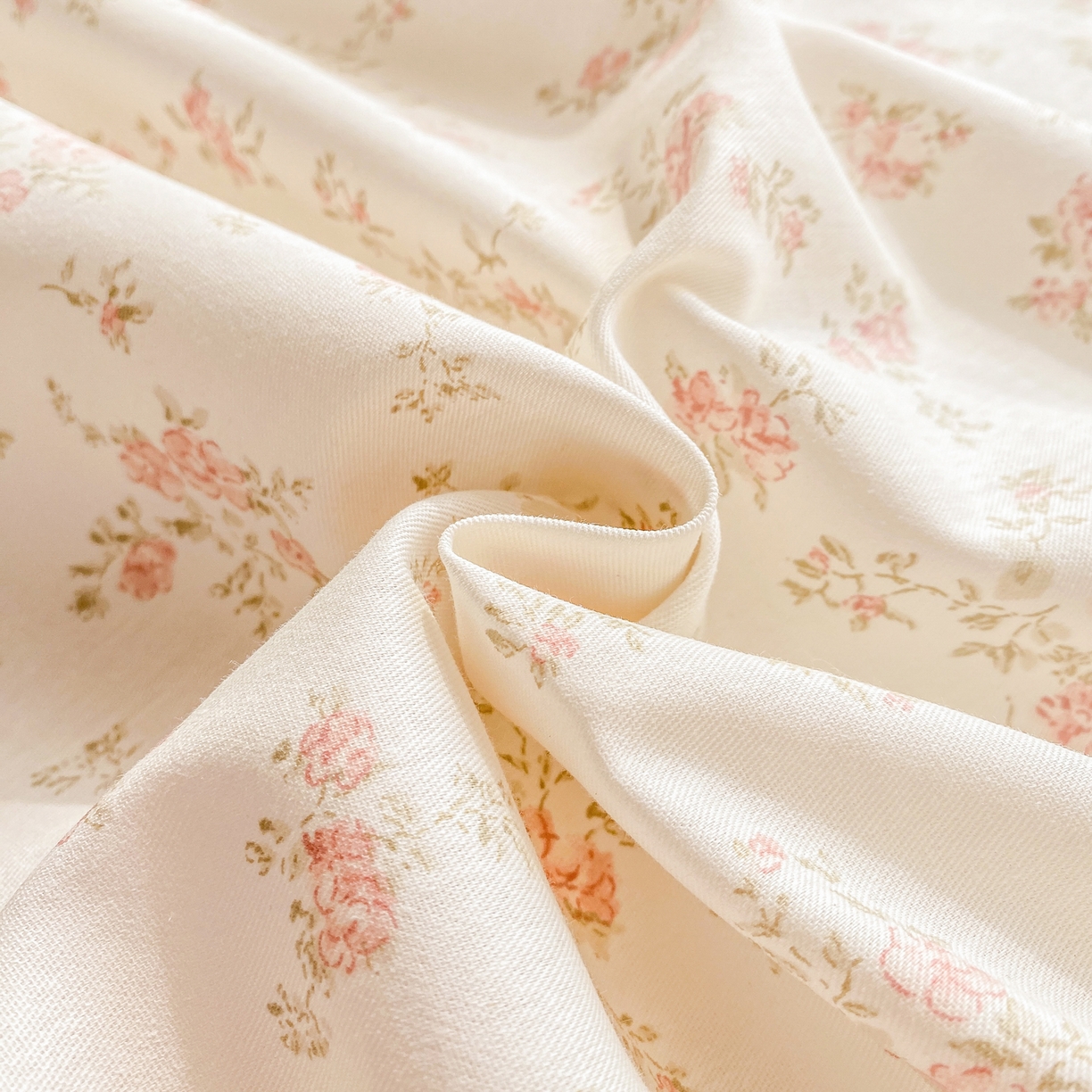 91家纺网 家纺一手货源 找家纺 女子家纺 2026新款全棉纯棉印花花卉款床单单品床单单件 俏佳人