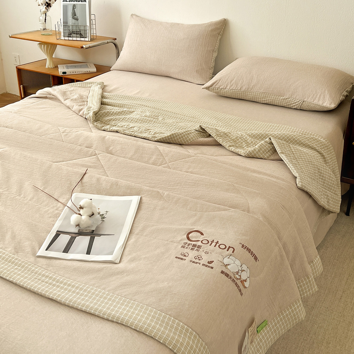 91家纺网 家纺一手货源 找家纺 云玲时尚 2026新款100%新疆棉花水洗色织夏被四件套 杏色