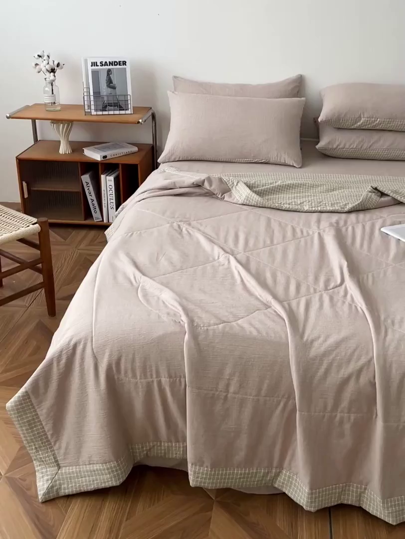 91家纺网 家纺一手货源 找家纺 云玲时尚 2026新款100%新疆棉花水洗色织夏被四件套 杏色