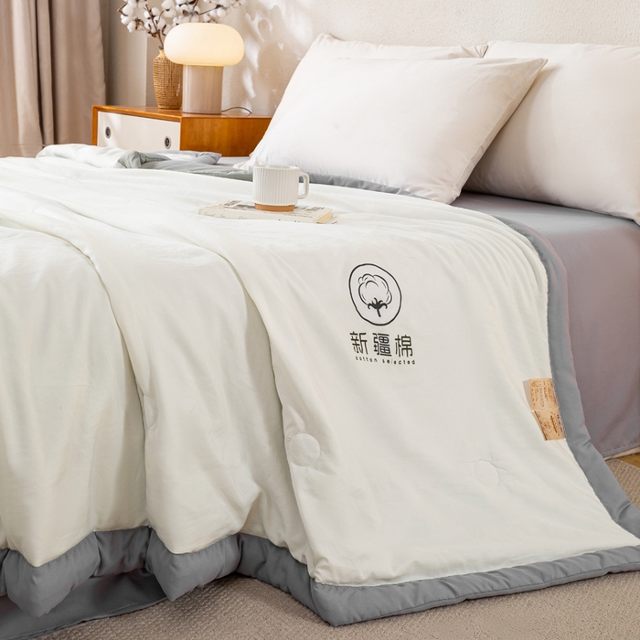 91家纺网 家纺一手货源 找家纺 憨豆家纺 2026春夏新款 水洗棉纯色双拼棉花被夏凉被空调被（常年有货款） 棉朵-浅灰白