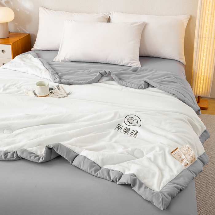 91家纺网 家纺一手货源 找家纺 憨豆家纺 2026春夏新款 水洗棉纯色双拼棉花被夏凉被空调被（常年有货款） 棉朵-浅灰白