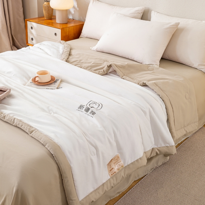 91家纺网 家纺一手货源 找家纺 憨豆家纺 2026春夏新款 水洗棉纯色双拼棉花被夏凉被空调被（常年有货款） 棉朵-卡其白