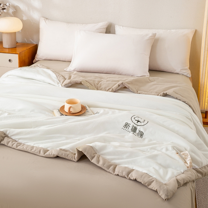 91家纺网 家纺一手货源 找家纺 憨豆家纺 2026春夏新款 水洗棉纯色双拼棉花被夏凉被空调被（常年有货款） 棉朵-卡其白