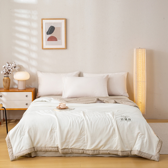 91家纺网 家纺一手货源 找家纺 憨豆家纺 2026春夏新款 水洗棉纯色双拼棉花被夏凉被空调被（常年有货款） 棉朵-卡其白