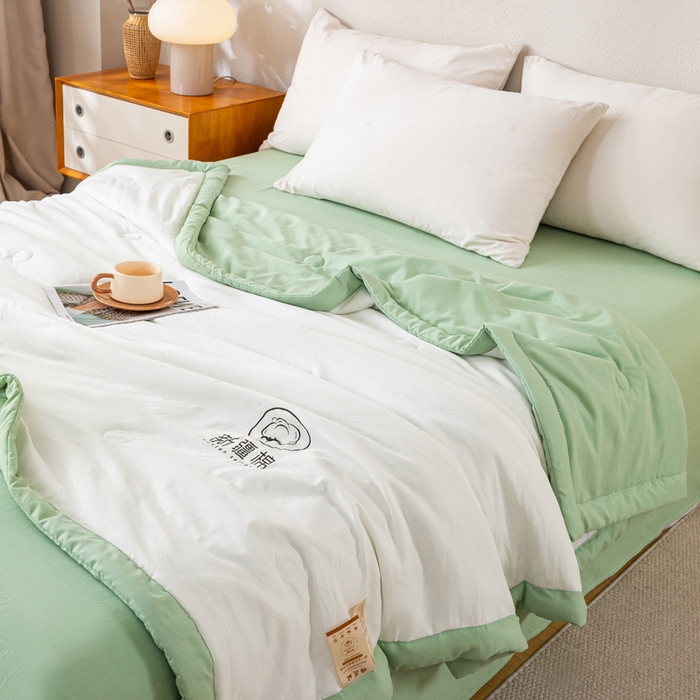 91家纺网 家纺一手货源 找家纺 憨豆家纺 2026春夏新款 水洗棉纯色双拼棉花被夏凉被空调被（常年有货款） 棉朵-果绿白
