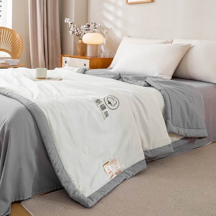91家纺网 家纺一手货源 找家纺 憨豆家纺 2026春夏新款 水洗棉纯色双拼棉花被夏凉被空调被（常年有货款） 棉朵-浅灰白