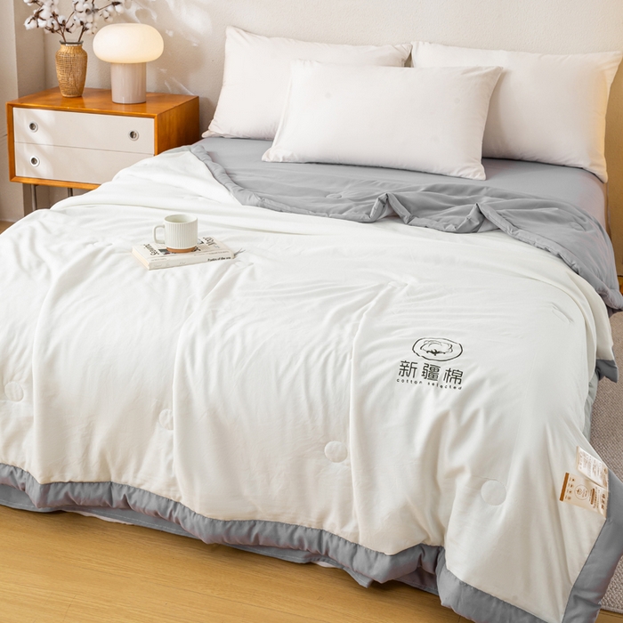91家纺网 家纺一手货源 找家纺 憨豆家纺 2026春夏新款 水洗棉纯色双拼棉花被夏凉被空调被（常年有货款） 棉朵-浅灰白