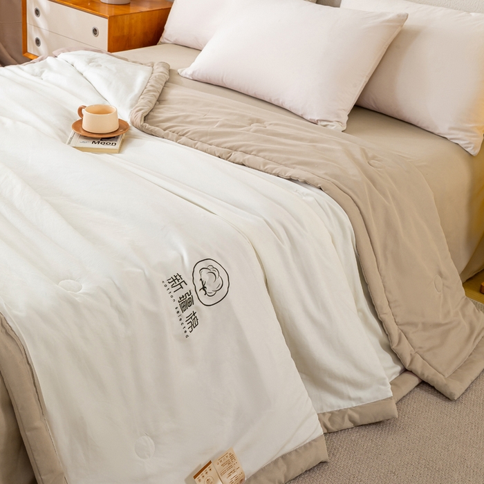 91家纺网 家纺一手货源 找家纺 憨豆家纺 2026春夏新款 水洗棉纯色双拼棉花被夏凉被空调被（常年有货款） 棉朵-卡其白