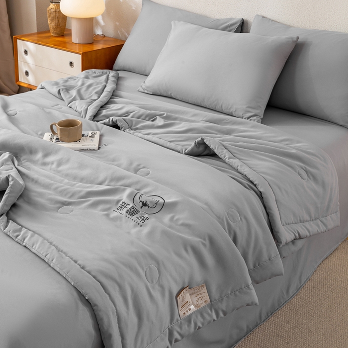 91家纺网 家纺一手货源 找家纺 憨豆家纺 2026春夏新款 水洗棉纯色双拼棉花被夏凉被空调被（常年有货款） 棉朵-简约灰
