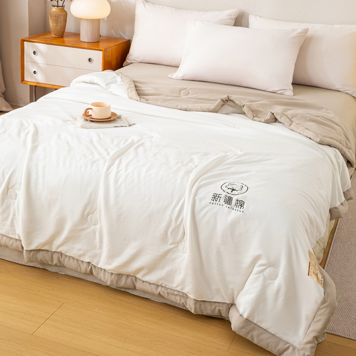 91家纺网 家纺一手货源 找家纺 憨豆家纺 2026春夏新款 水洗棉纯色双拼棉花被夏凉被空调被（常年有货款） 棉朵-卡其白