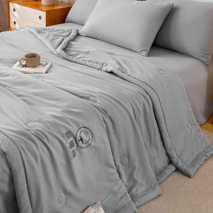 91家纺网 家纺一手货源 找家纺 憨豆家纺 2026春夏新款 水洗棉纯色双拼棉花被夏凉被空调被（常年有货款） 棉朵-简约灰