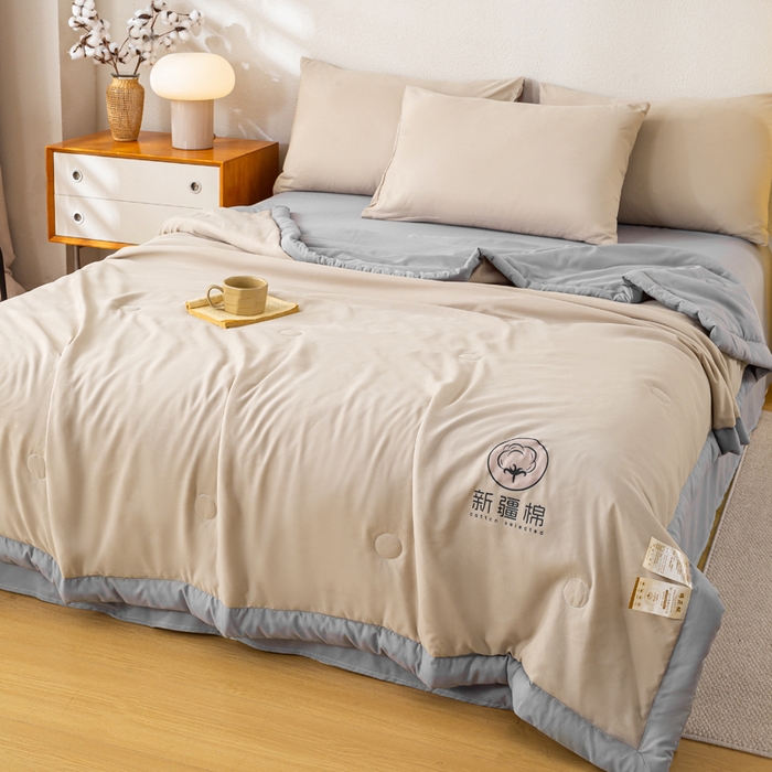 91家纺网 家纺一手货源 找家纺 憨豆家纺 2026春夏新款 水洗棉纯色双拼棉花被夏凉被空调被（常年有货款） 棉朵-卡其灰