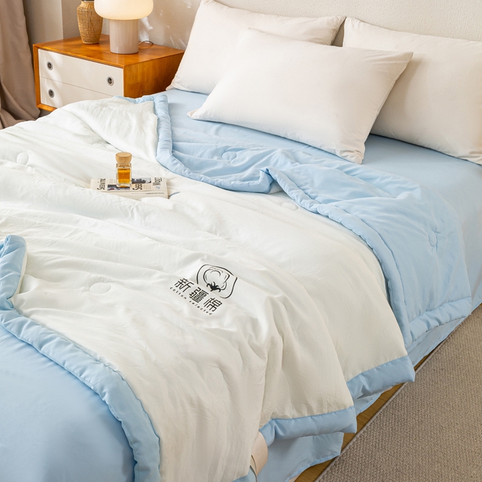 91家纺网 家纺一手货源 找家纺 憨豆家纺 2026春夏新款 水洗棉纯色双拼棉花被夏凉被空调被（常年有货款） 棉朵-蓝白