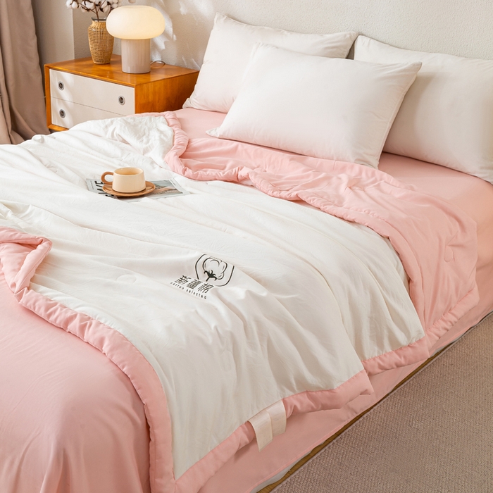 91家纺网 家纺一手货源 找家纺 憨豆家纺 2026春夏新款 水洗棉纯色双拼棉花被夏凉被空调被（常年有货款） 棉朵-浅粉白