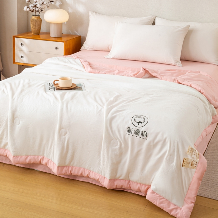 91家纺网 家纺一手货源 找家纺 憨豆家纺 2026春夏新款 水洗棉纯色双拼棉花被夏凉被空调被（常年有货款） 棉朵-浅粉白