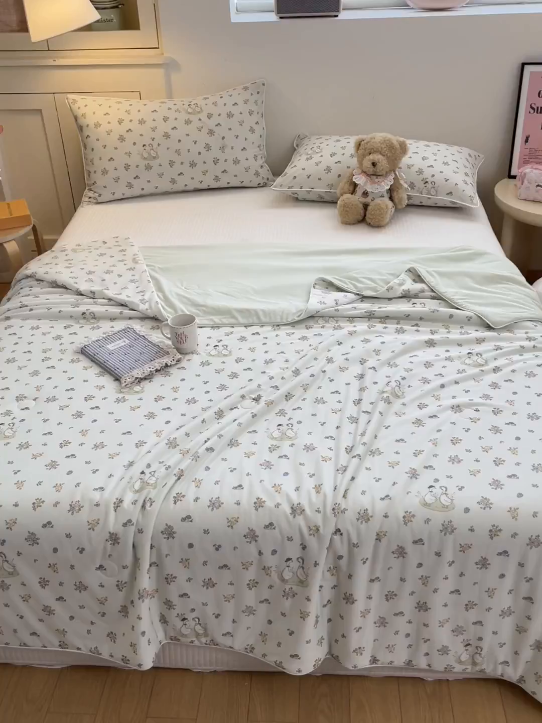 91家纺网 家纺一手货源 找家纺 羚羊语家纺 2026新款凉感丝印花夏凉被小冰皮空调被冰淇淋西瓜被针织棉夏被冰丝云母凉感被 鸭鸭日记