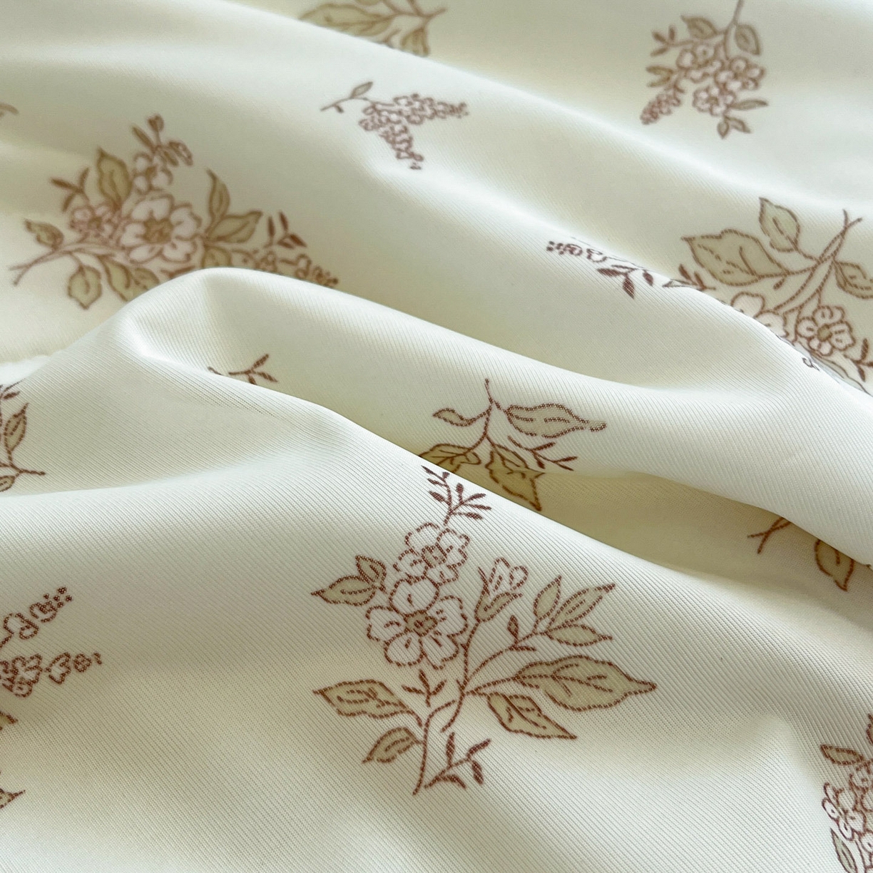 91家纺网 家纺一手货源 找家纺 羚羊语家纺 2026新款凉感丝印花夏凉被小冰皮空调被冰淇淋西瓜被针织棉夏被冰丝云母凉感被 云间花叙