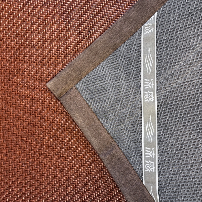 91家纺网 家纺一手货源 找家纺 鑫琪莱家纺 2026新款PE草本凉感藤席子凉席 经典咖-床席款