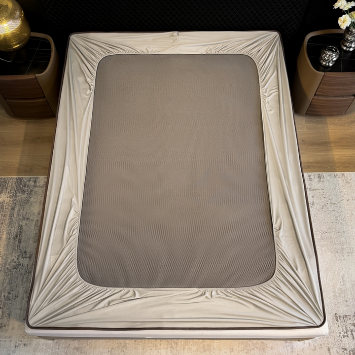 91家纺网 家纺一手货源 找家纺 鑫琪莱家纺 2026新款PE草本凉感藤席子凉席 艾草咖-床笠款