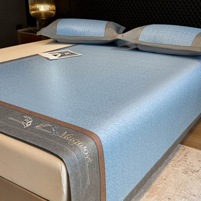 91家纺网 家纺一手货源 找家纺 鑫琪莱家纺 2026新款PE草本凉感藤席子凉席 艾草蓝-床席款