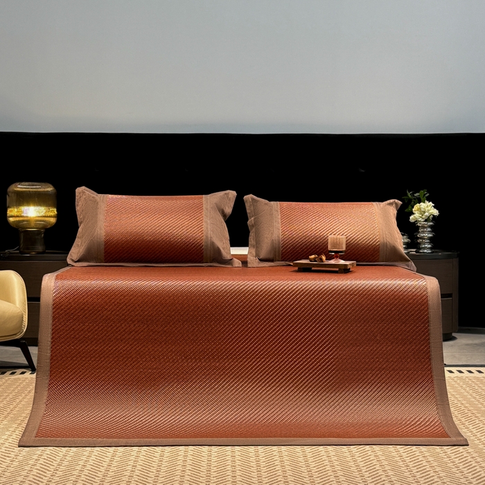 91家纺网 家纺一手货源 找家纺 鑫琪莱家纺 2026新款PE草本凉感藤席子凉席 经典咖-床席款