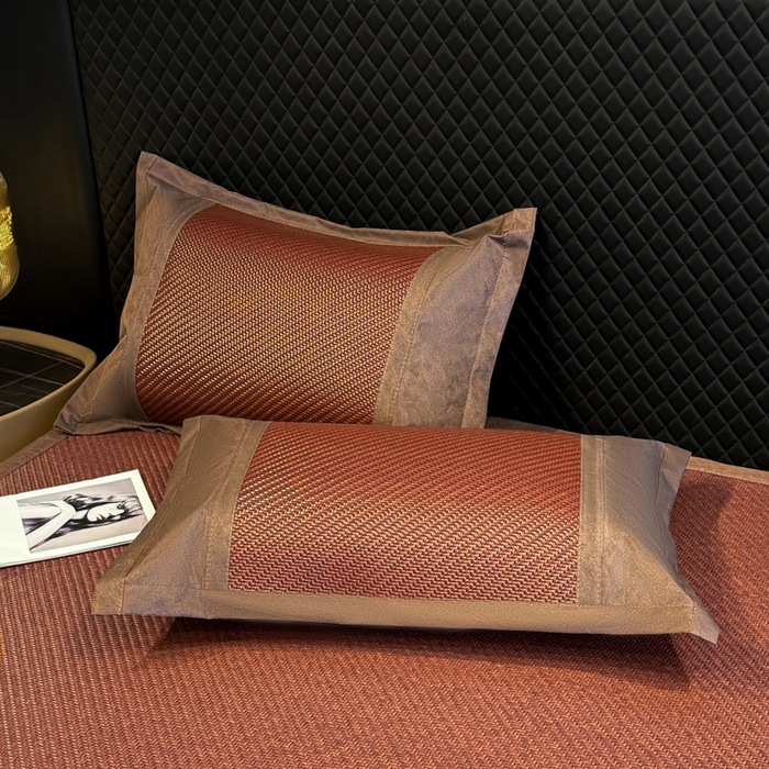 91家纺网 家纺一手货源 找家纺 鑫琪莱家纺 2026新款PE草本凉感藤席子凉席 艾草咖-床席款