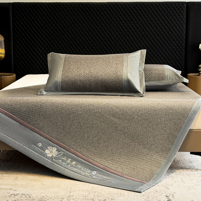 91家纺网 家纺一手货源 找家纺 鑫琪莱家纺 2026新款PE草本凉感藤席子凉席 山茶花灰-床席款